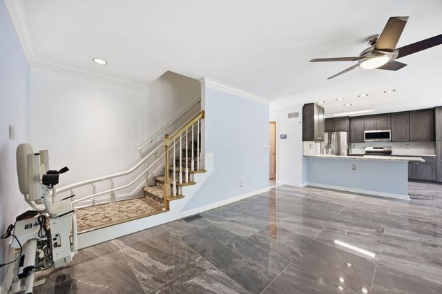 2233 Wilmington Lane, Lexington, KY 40513