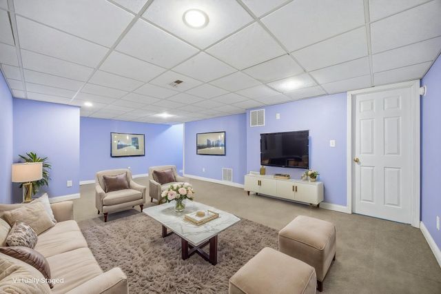 2233 Wilmington Lane, Lexington, KY 40513