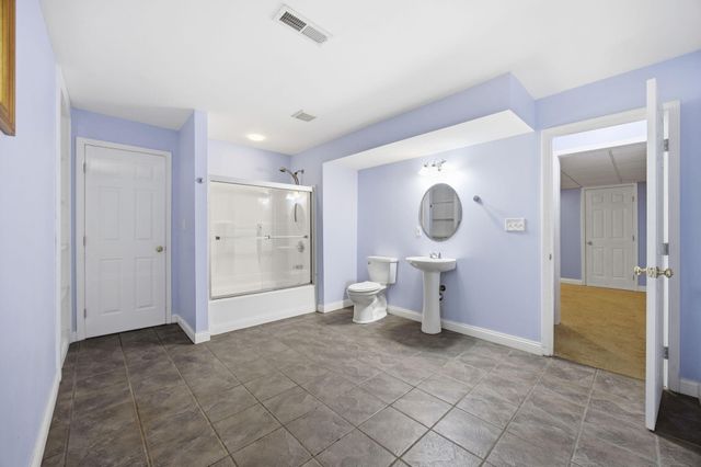 2233 Wilmington Lane, Lexington, KY 40513