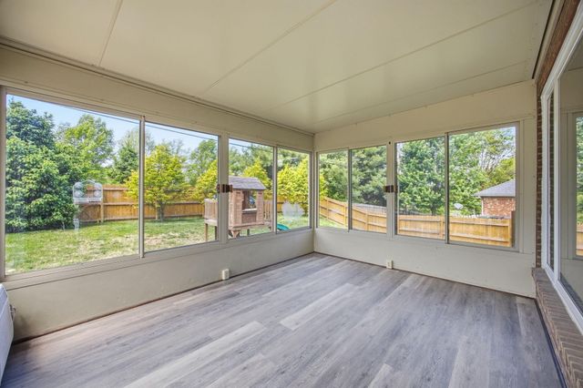 2233 Wilmington Lane, Lexington, KY 40513