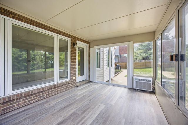 2233 Wilmington Lane, Lexington, KY 40513