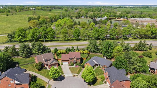 2233 Wilmington Lane, Lexington, KY 40513