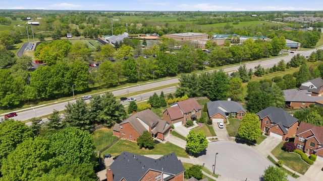 2233 Wilmington Lane, Lexington, KY 40513