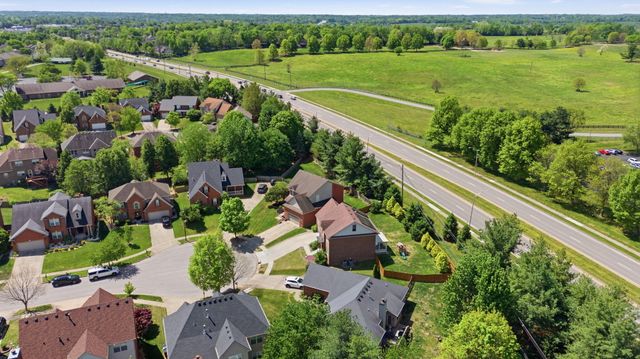 2233 Wilmington Lane, Lexington, KY 40513