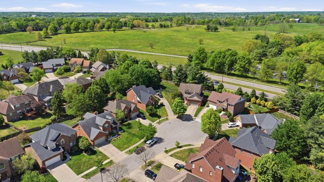 2233 Wilmington Lane, Lexington, KY 40513