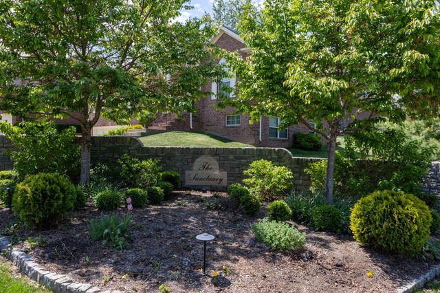 2233 Wilmington Lane, Lexington, KY 40513