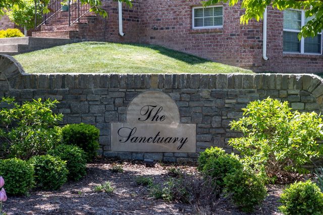 2233 Wilmington Lane, Lexington, KY 40513