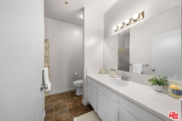533 S St Andrews Place 220, Los Angeles, CA 90020