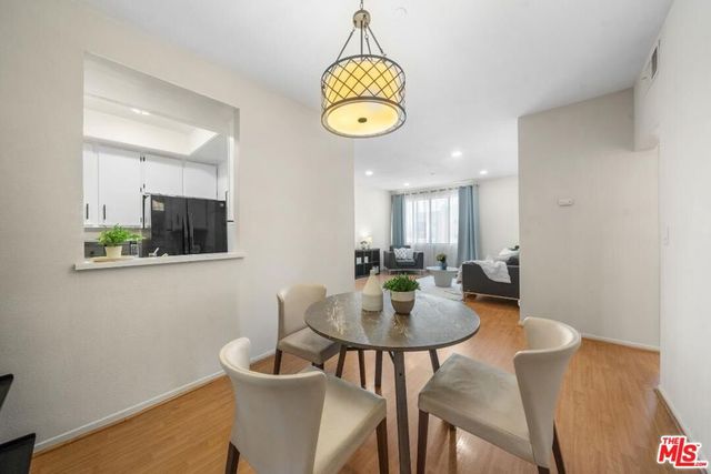 533 S St Andrews Place 220, Los Angeles, CA 90020