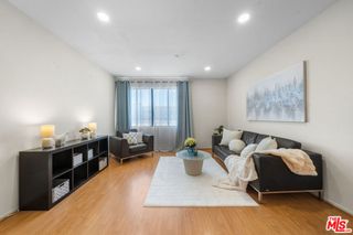533 S St Andrews Place 220, Los Angeles, CA 90020