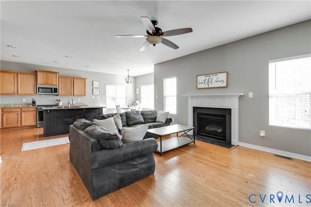 5005 Kelly Jane Ct, Sandston, VA 23150