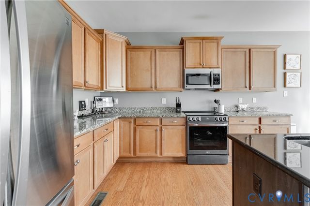 5005 Kelly Jane Ct, Sandston, VA 23150