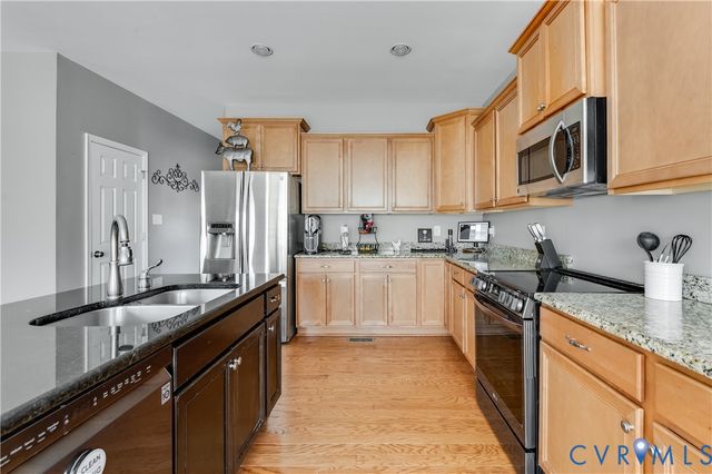 5005 Kelly Jane Ct, Sandston, VA 23150