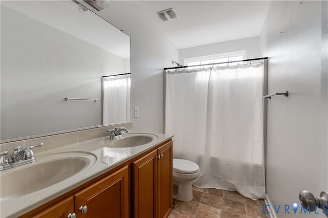 5005 Kelly Jane Ct, Sandston, VA 23150