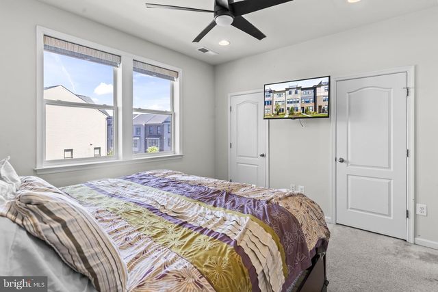 4963 VISTA GREEN LN, Lanham, MD 20706