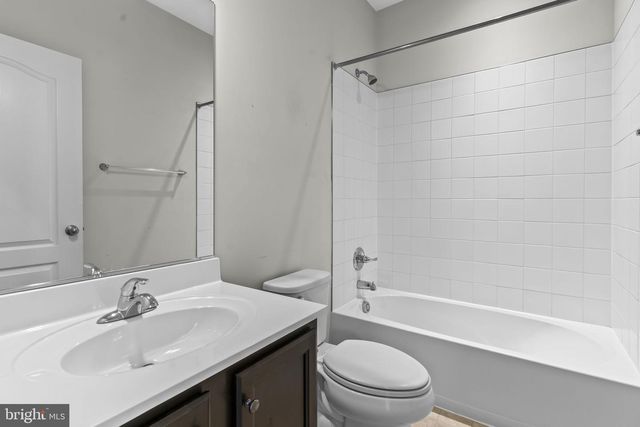4963 VISTA GREEN LN, Lanham, MD 20706