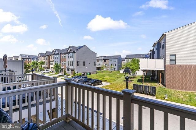 4963 VISTA GREEN LN, Lanham, MD 20706