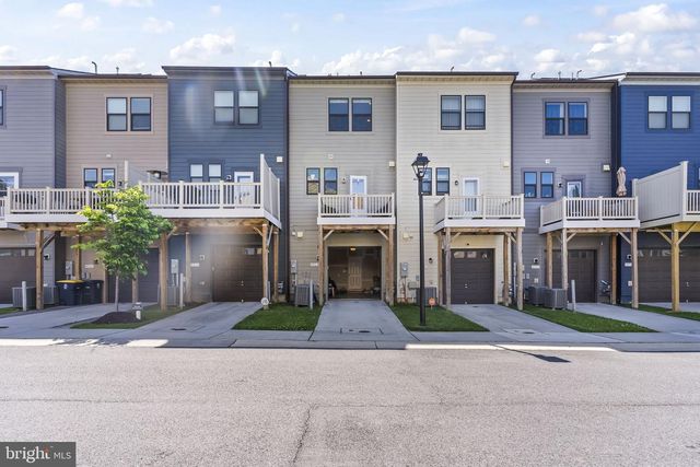4963 VISTA GREEN LN, Lanham, MD 20706
