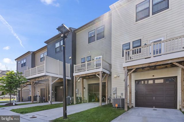 4963 VISTA GREEN LN, Lanham, MD 20706
