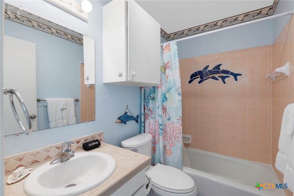 Image 21 of property listing at 2003 N Fulton Beach Road 77, Rockport, TX 78382