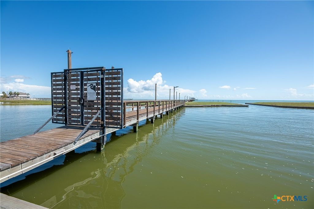 Image 31 of property listing at 2003 N Fulton Beach Road 77, Rockport, TX 78382