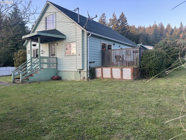 1715 20TH St, Myrtle Point, OR 97458