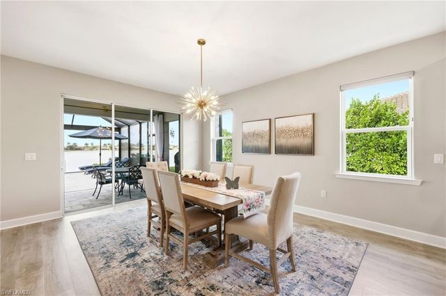 2094 Grove DR, Naples, FL 34120