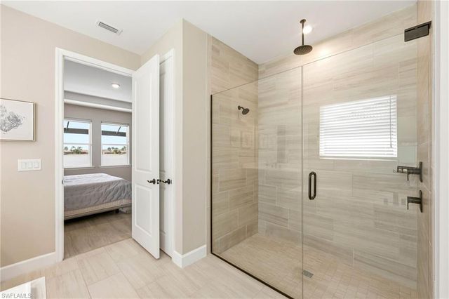 2094 Grove DR, Naples, FL 34120