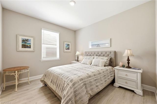 2094 Grove DR, Naples, FL 34120