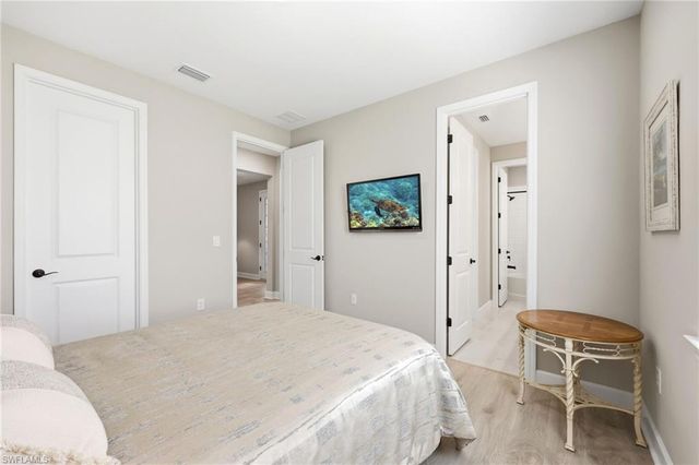 2094 Grove DR, Naples, FL 34120