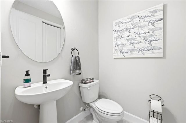 2094 Grove DR, Naples, FL 34120