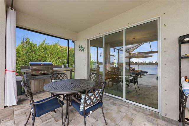 2094 Grove DR, Naples, FL 34120