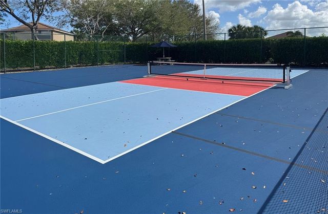 2094 Grove DR, Naples, FL 34120