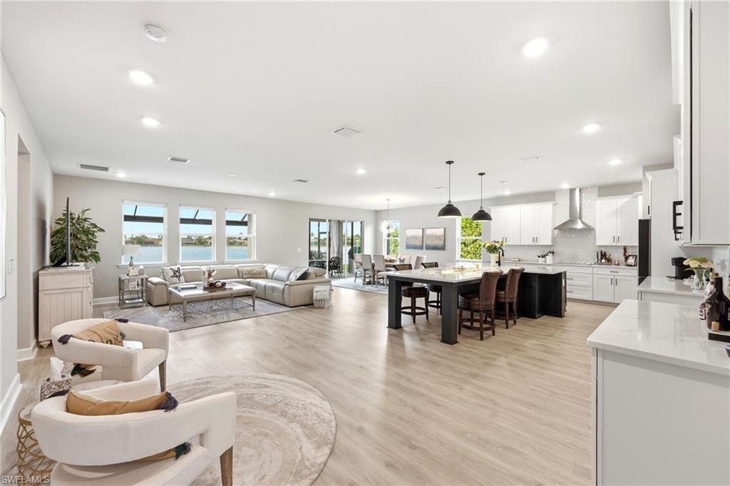 2094 Grove DR, NAPLES, FL 34120 — photo 3