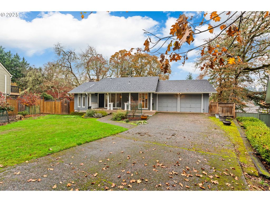 3823 WILSHIRE Ln, Eugene, OR 97405