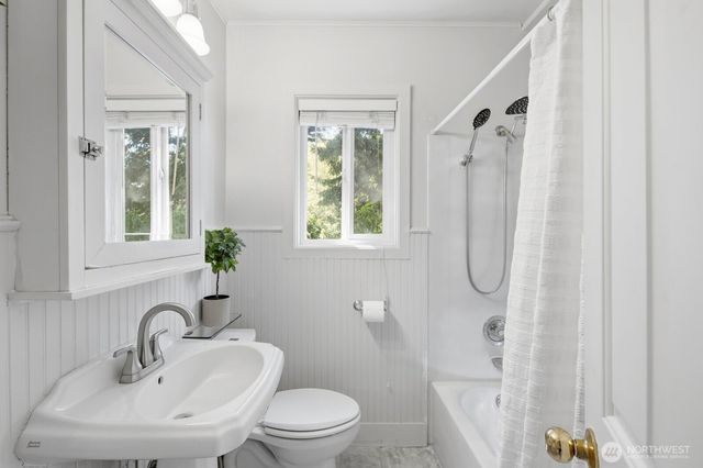 1709 N 35th Street, Seattle, WA 98103