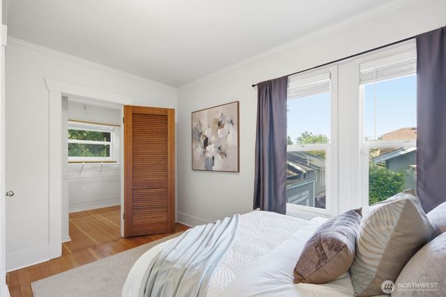 1709 N 35th Street, Seattle, WA 98103