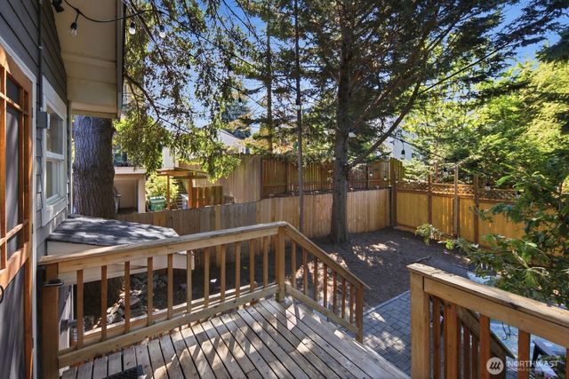 1709 N 35th Street, Seattle, WA 98103