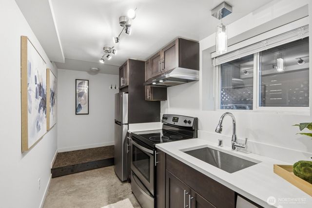 1709 N 35th Street, Seattle, WA 98103