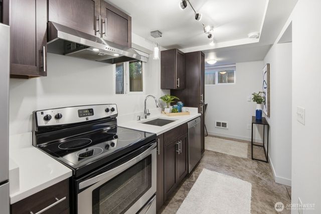 1709 N 35th Street, Seattle, WA 98103