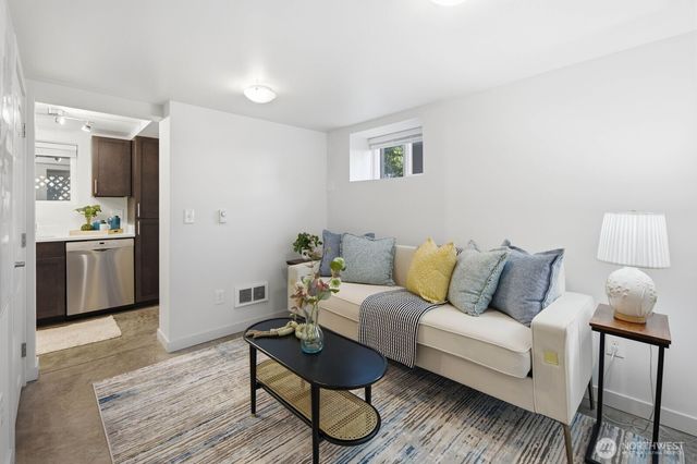 1709 N 35th Street, Seattle, WA 98103