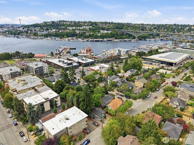 1709 N 35th Street, Seattle, WA 98103