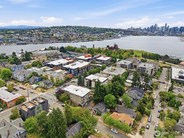1709 N 35th Street, Seattle, WA 98103
