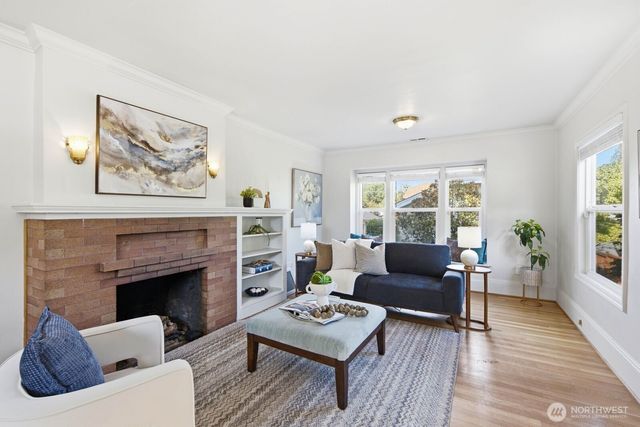 1709 N 35th Street, Seattle, WA 98103