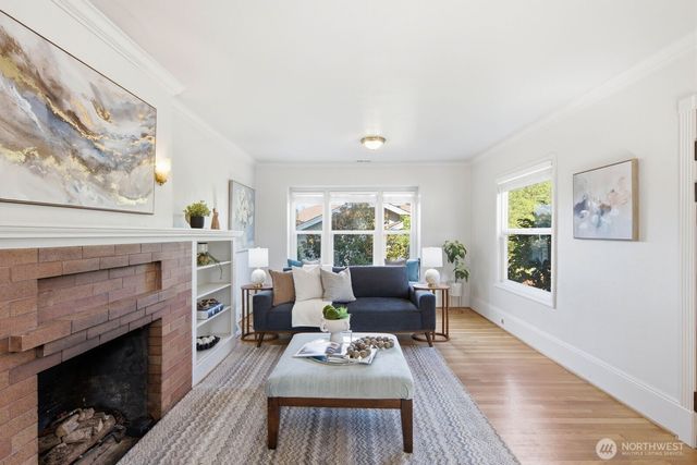 1709 N 35th Street, Seattle, WA 98103