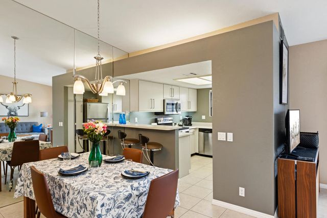 500 S Farrell Drive H49, Palm Springs, CA 92264