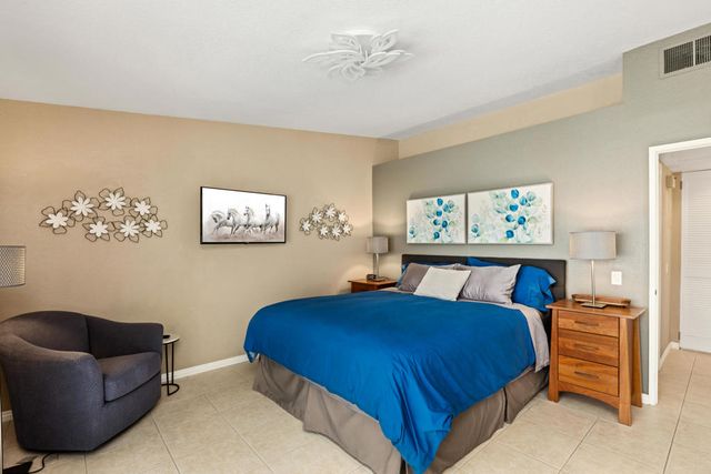 500 S Farrell Drive H49, Palm Springs, CA 92264