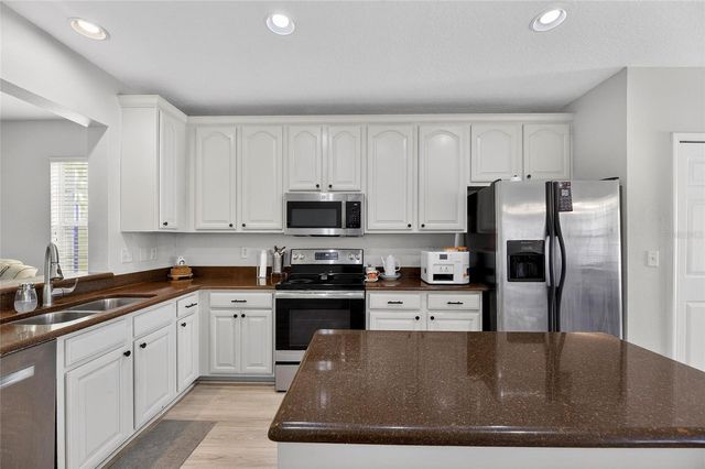 5914 BEACONPARK STREET, Lithia, FL 33547