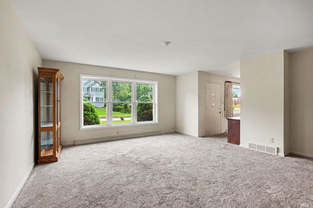527 E Farneman Avenue, South Bend, IN 46614