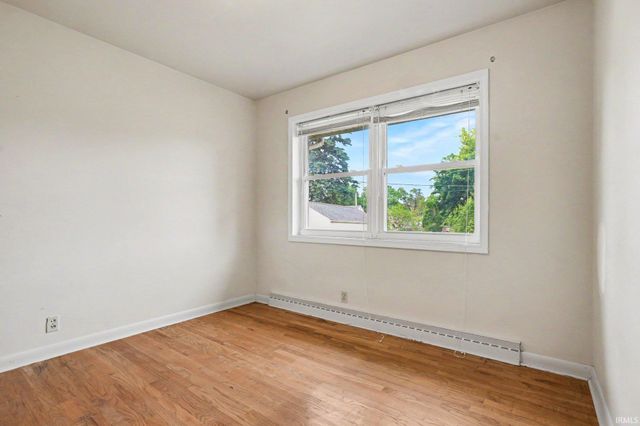 527 E Farneman Avenue, South Bend, IN 46614